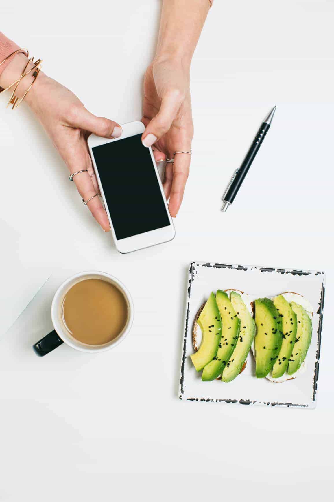 Use your iphone for your food blog photography--and use these apps to make it look flawless!