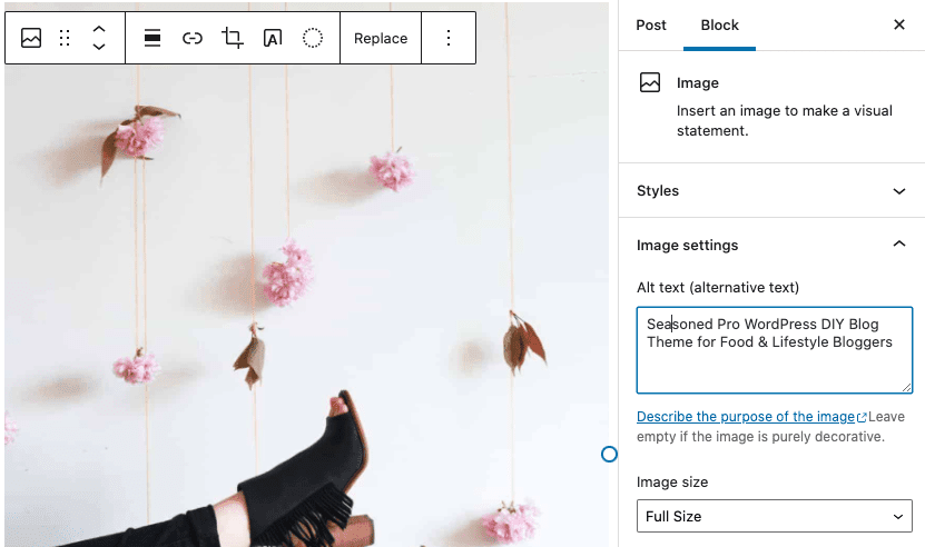 the block editor interface that allows setting alt text on an image